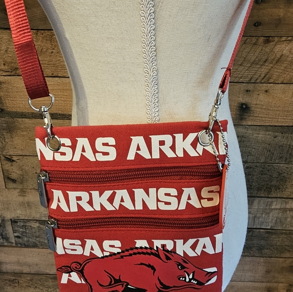 Robin Ruth Arkansas Razorbacks Crossbody Officially Licensed Collegiate Bag - Picture 2 of 13